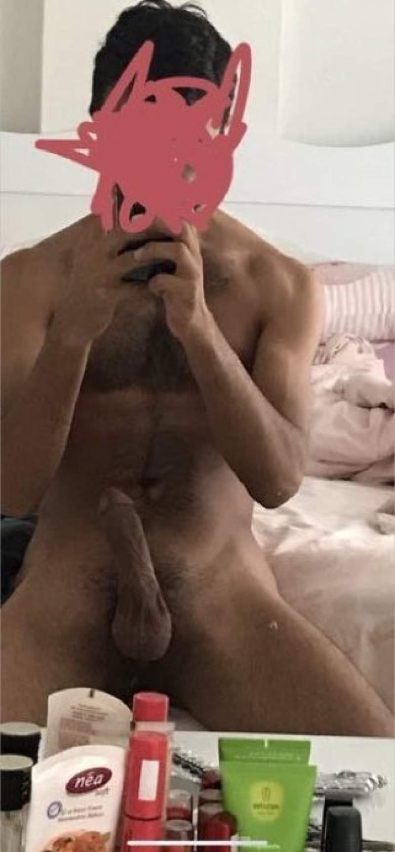 hey all,27 yo local bisex top guy looking for nice couples and good time!