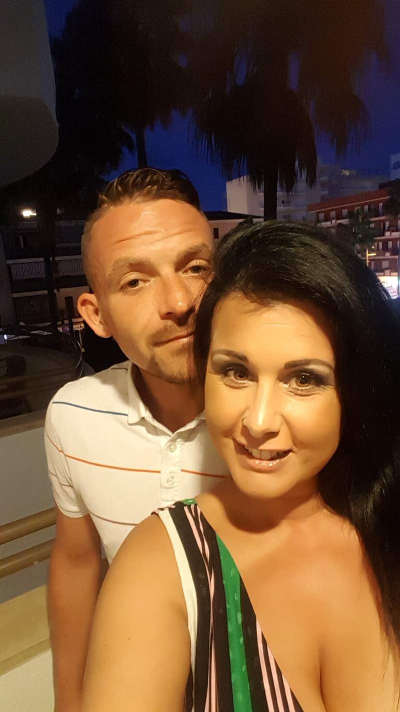 Sexy bi couple. Have hotel in blackpool 26th today. We looking for women or men to come join us for good times