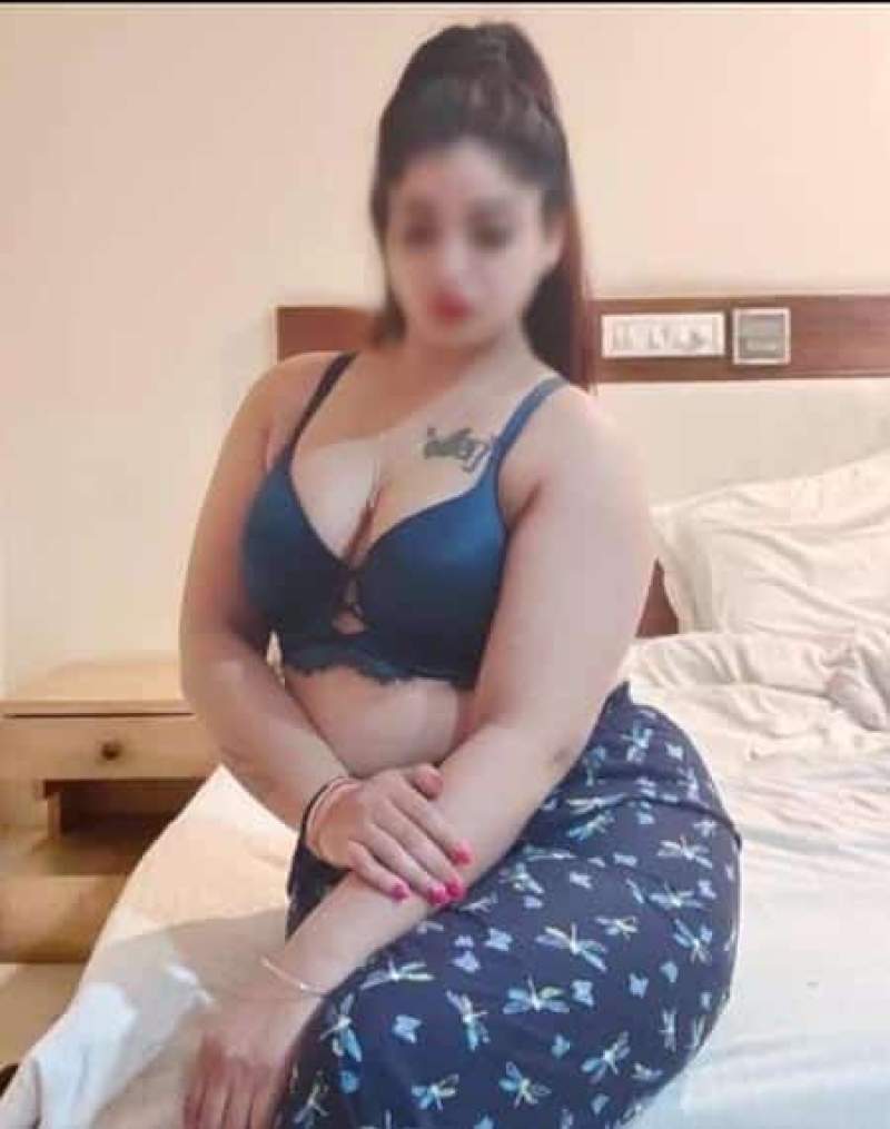 Low Rate Call Girls In Chirag Enclave 9582303131
