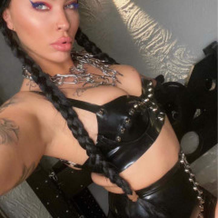 Domme_lola Photo On North Bergen Kinkers Club
